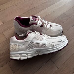 Nike Zoom Vomero 5 Valentine’s Day edition